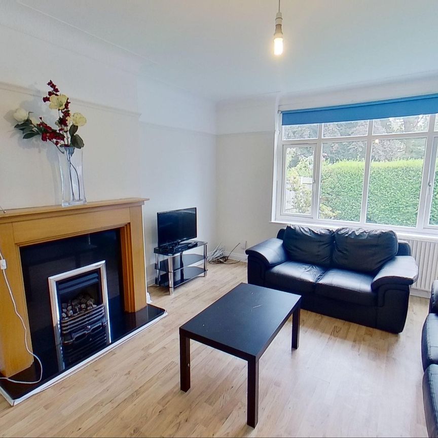 St Michaels Grove, Headingley - Photo 1