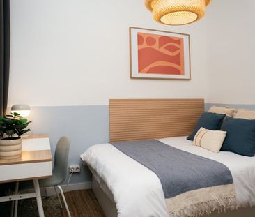 Carrer de Calàbria, Barcelona, Catalonia 08015 - Photo 2