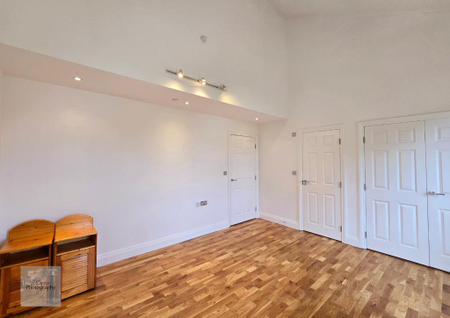 3 bedroom flat to rent - Photo 3