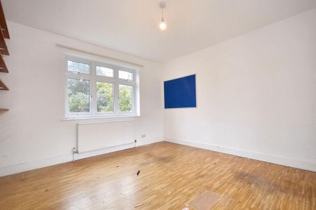 4 bedroom detached house to rent - Photo 3