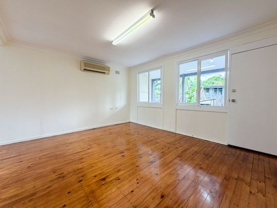 Fresh, Bright & Convenient Living in Macquarie Fields - Photo 1