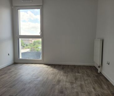 Location Appartement 4 pièces 82m² TEMPLEMARS 59175 - Photo 6