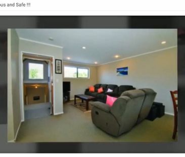 Sunny, Spacious charming home with Garden! - Photo 1