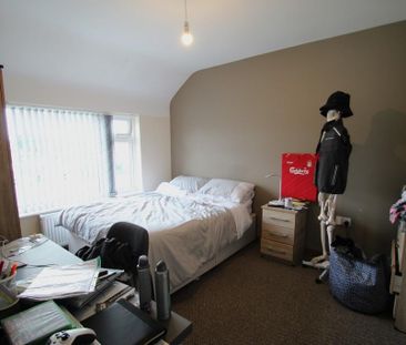 5 bedroom semi-detached house to rent - Photo 4