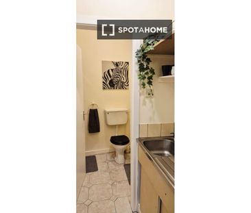 Studio for rent in North Inner City, Dublin - Photo 4