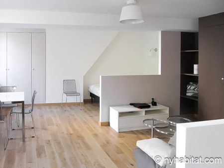 Logement à Paris, Location meublée - Photo 3