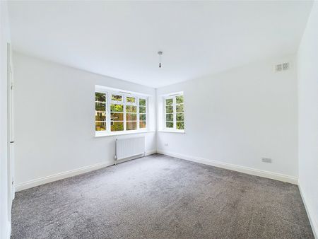 Walpole Court Hampton Road, Twickenham - 1 bedroomProperty for lettings - Chasebuchanan - Photo 4