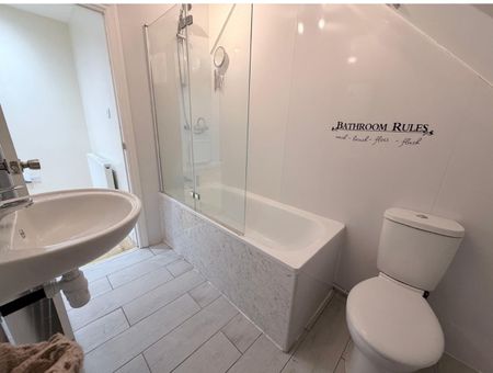 Studio Flat, Sibthorpe Room, SE12 - Photo 2