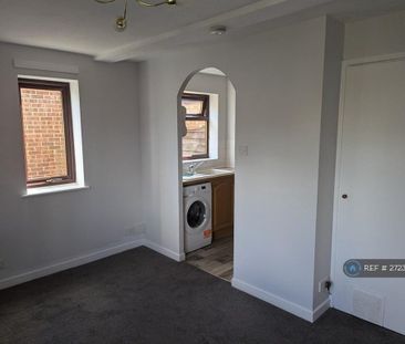 1 bedroom semi-detached house to rent - Photo 2