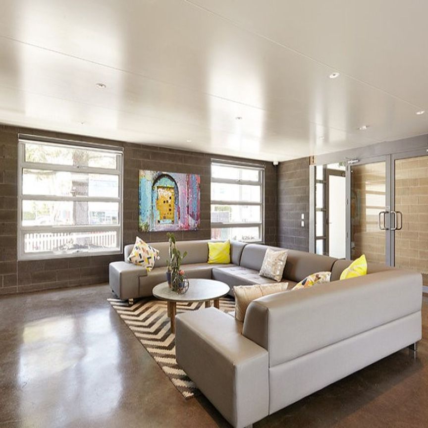 Private Room Accommodation- All Bills Included* - Photo 1