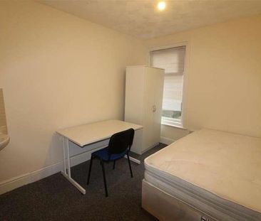 Newcombe Road, Southampton, SO15 - Photo 4