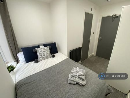 1 bedroom in a house share to rent - Photo 5