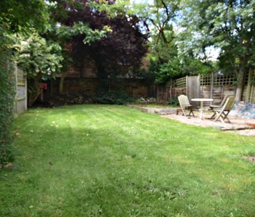 4 Bedroom Semi-Detached House - Photo 2