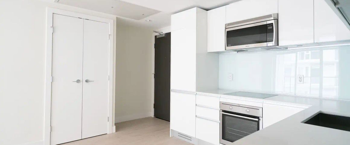Modern 1-Bedroom condo, beautiful downtown & mountain views — 1 Bedroom Condo Unit - Photo 1