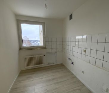 Weitblick inklusive: Großzügige 3-Zimmer-Wohnung mit Balkon frei! - Photo 5