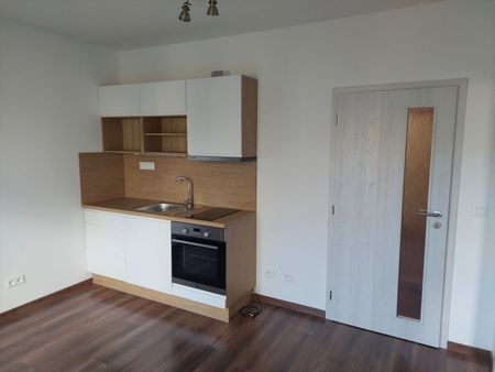 Pronájem bytu 2+kk • 35 m² bez realitkyNádražní, Hrochův Týnec - Hrochův Týnec, Pardubický kraj - Photo 2