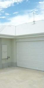 Light-Filled, Low-Maintenance Villa in Prime Mandurah Location - Photo 3