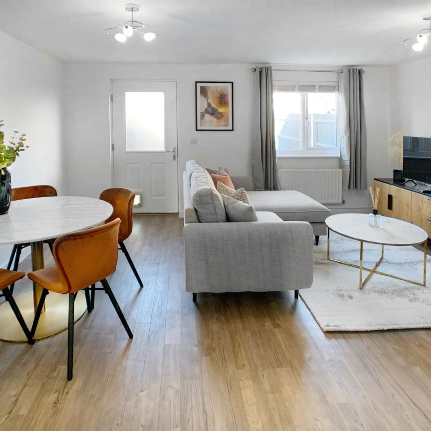 2 Bed, House - Photo 1