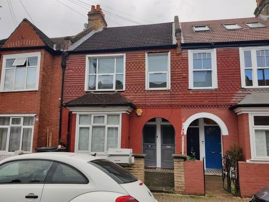 3 bedroom maisonette to rent - Photo 1