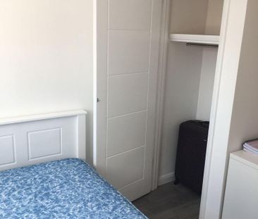 5 bedroom semi-detached house to rent - Photo 3