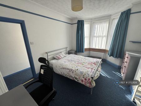 5 bedroom terraced house to rent - Photo 3