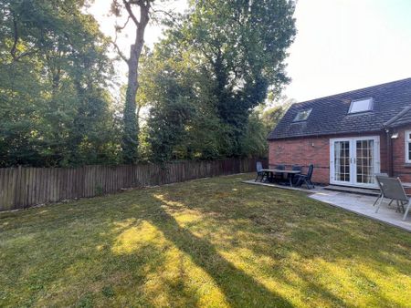 1 bedroom semi-detached house to rent - Photo 3