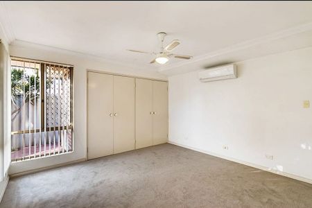 2/258 Stock Road, Willagee. - Photo 2