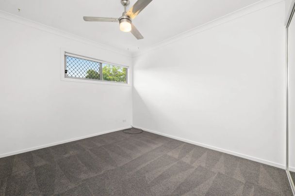 Modern Boutique Townhome Living in Prime Coorparoo Location - Photo 1