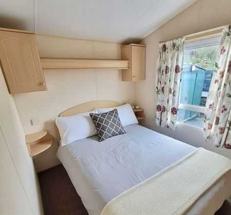2 bedroom property to rent - Photo 2