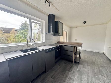 3 bedroom semi-detached house to rent - Photo 3