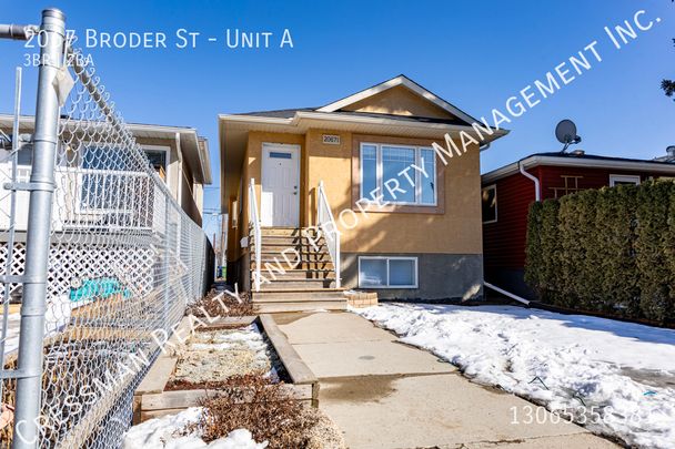 3 Bedroom, 2 Bath UPPER LEVEL - Photo 1