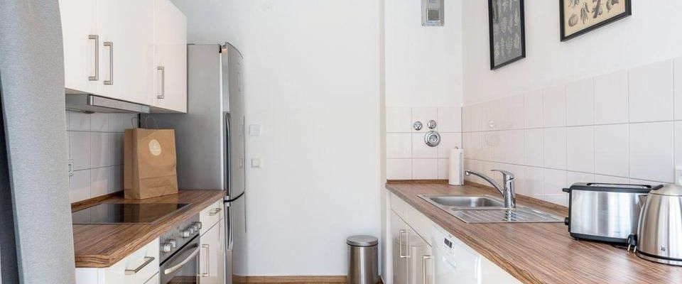 Zu vermieten: Elegant 2 Zimmern Wohnung In Zentral Lage. - Photo 1