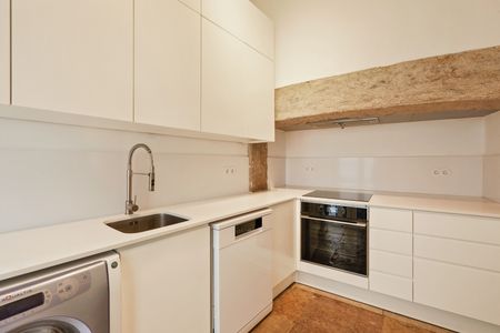 Apartamento T3 para arrendamento sem móveis com pátio interior nas Janelas Verdes, Santos - Foto 3
