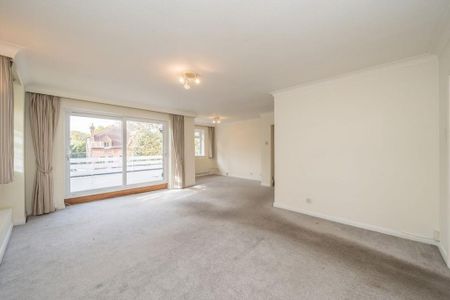 2 bedroom flat to rent - Photo 3