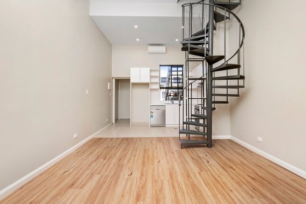 8 Queen Street, Petersham NSW 2049 - House For Rent | Domain - Photo 1