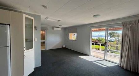 Sunny Coastal Cottage - Your Own Little Hideaway - Photo 5