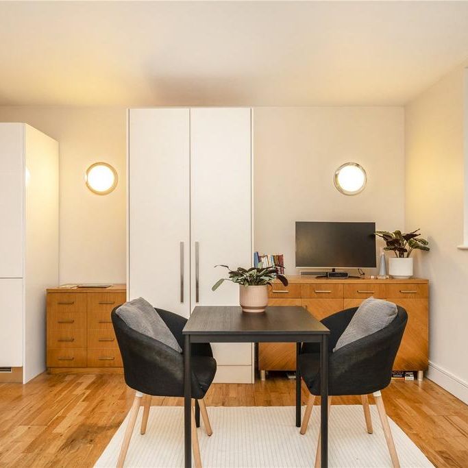 Studio to rent - Photo 1