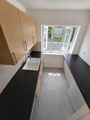 Conduit Way, London NW10 - Photo 5