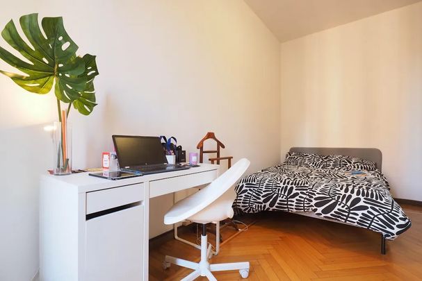 Via Giulio e Corrado Venini, Milan, Lombardy 20124 - Photo 1