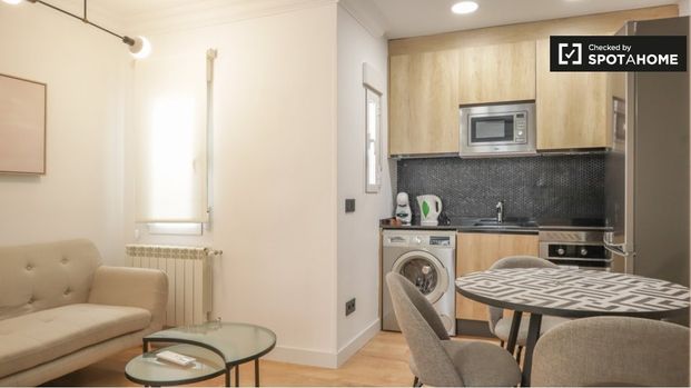 madrid, Community of Madrid 28011 - Photo 1