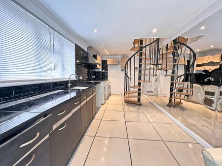 Southampton Street, Farnborough, GU14 - Photo 4