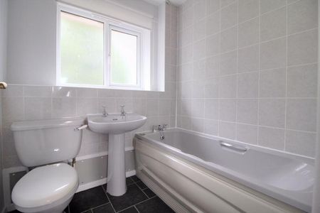 2 bedroom terraced house to rent - Photo 5