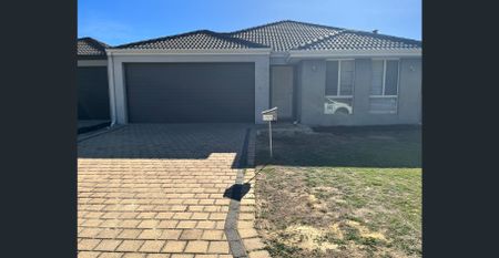 Theater Room & Study Area. Heaps of Room! - Photo 5