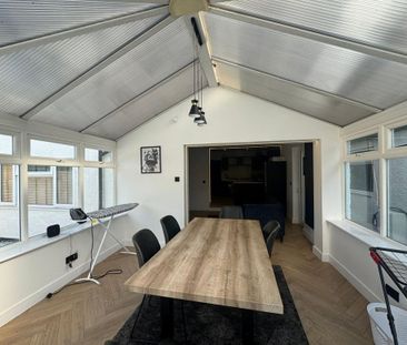 1 bedroom in a house share to rent - Photo 2