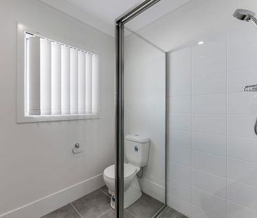 MODERN, FULLY FURNISHED, STUDIO APARTMENT - Photo 1