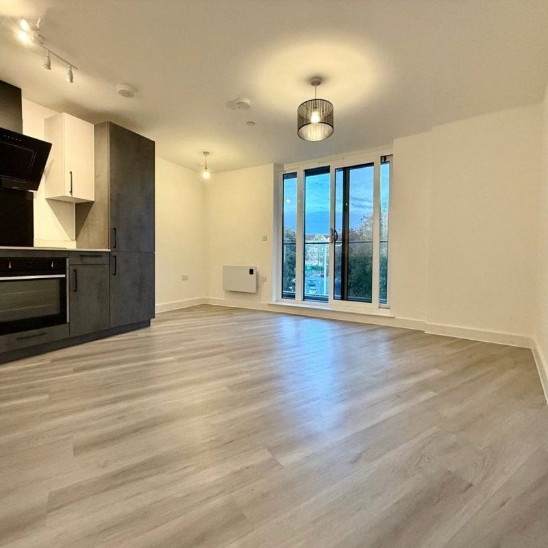 Commercial Road, Poole, Dorset, BH14 - Photo 1