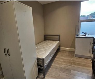 Studio to rent - Photo 3