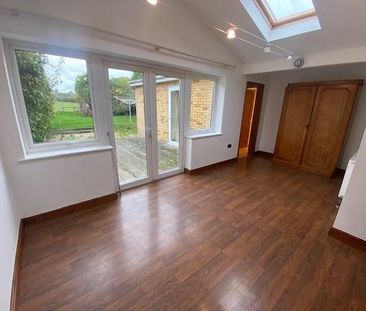 4 bedroom semi-detached house to rent - Photo 1