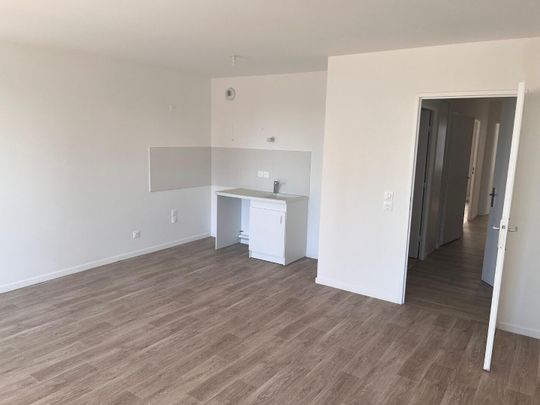 location Appartement T4 DE 76.6m² À BOBIGNY - Photo 1