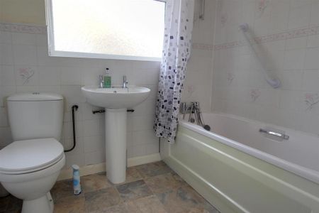 2 bedroom bungalow to rent - Photo 5